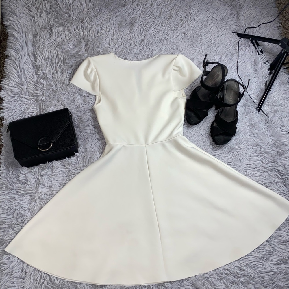 Mini white dress size small